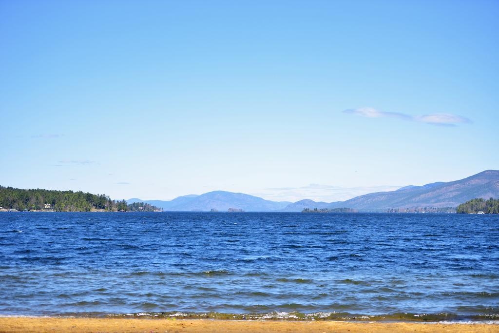 Clarion Inn & Suites At The Outlets Of Lake George Exterior foto